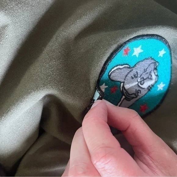 Yves Saint Laurent - Picture 7 of 12